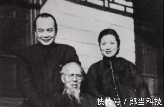 临摹$女徒弟误以为齐白石没画完,擅自添了几笔,764万的画作变成63万