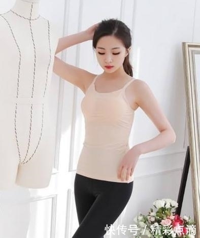 紧身|街拍女神性感迷人的紧身打底裤小姐姐,穿出时尚女神的气质
