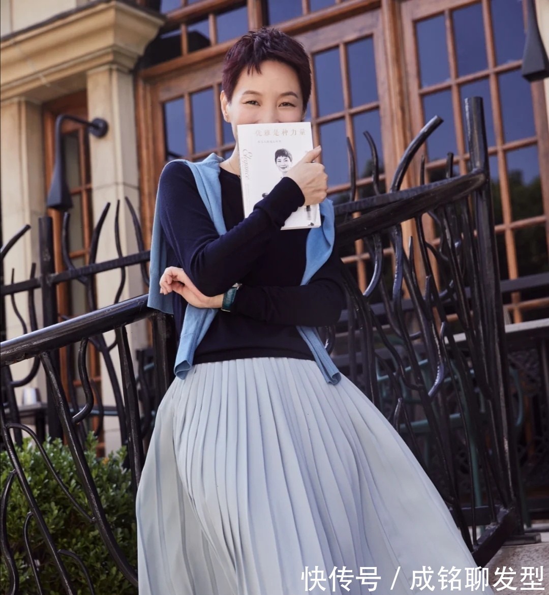 穿搭|跟着时尚主编学穿搭,三种减龄搭配技巧让你受益一生,实用又好看