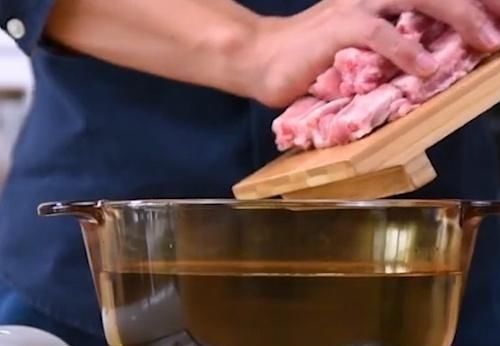 妈妈|好吃到尖叫,好吃到舔手指的糖醋排骨,一分钟就学会,赶快学起来