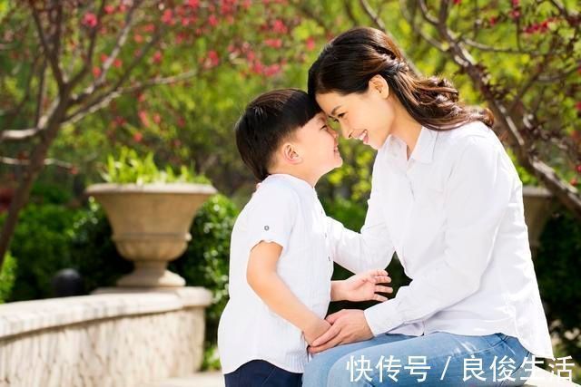 家长|没事翻开孩子的书包,里面的东西让父母哭笑不得,你能忍到第几张