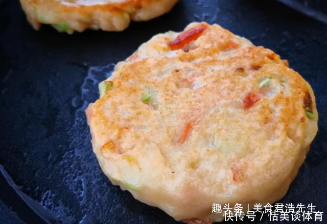 传统|豆腐和鸡蛋搭配最好吃的做法,外酥里嫩,打破豆腐传统做法