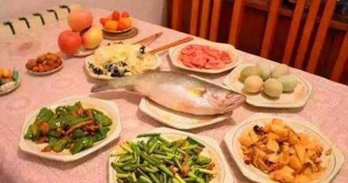 减肥|减肥先“减胃”？教你4个控制食欲的办法，吃饭时都不会多吃了