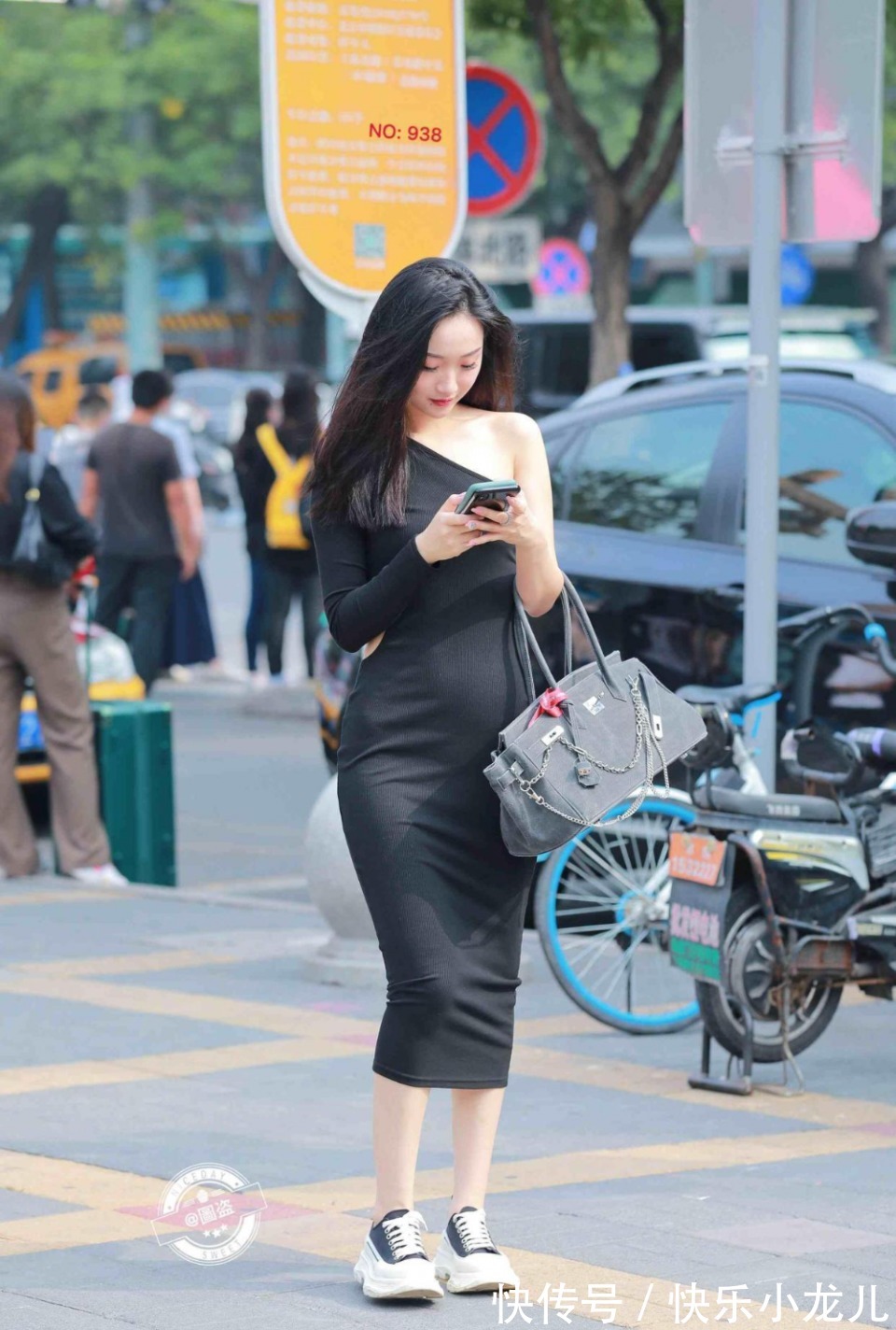 典雅|一貌倾城的连衣裙美女，造型才能远离沉闷感，精致典雅