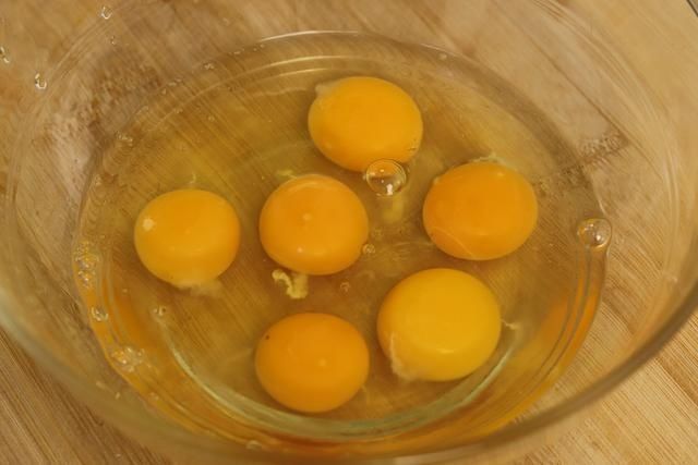 鸡蛋不要炒着吃了,大厨教你不外传的做法,比大鱼大肉受欢迎