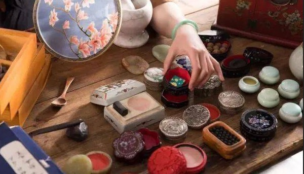 如何使肌肤可以:无惧环境的压力,无规律的作息习惯