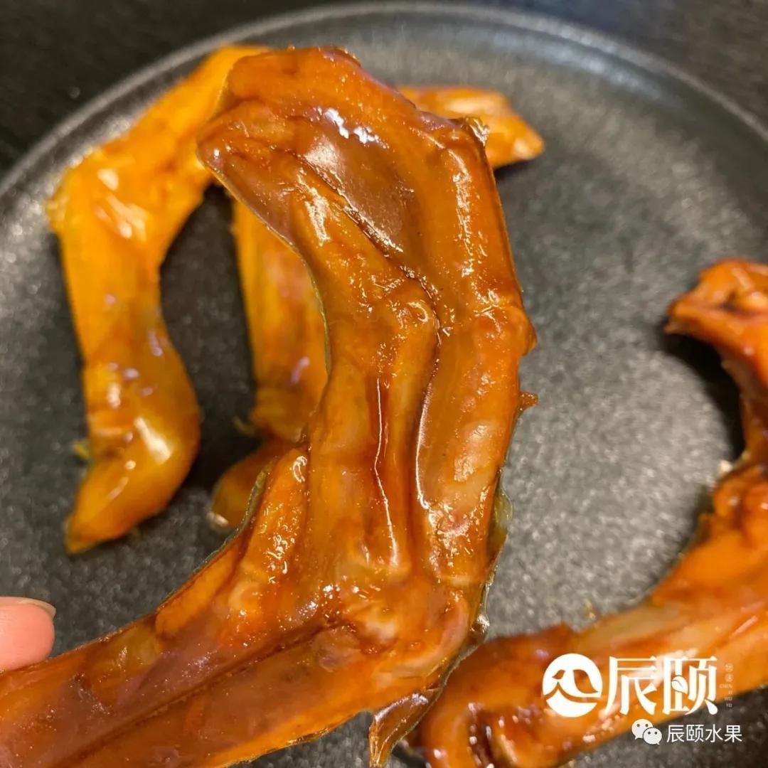 辰颐物语:温州草本卤鸭掌,低脂肪,肉质脆爽劲道,入味三分