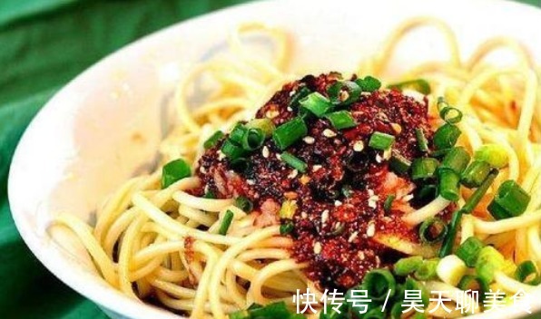 黄瓜|做凉面,煮熟后不要泡冷水,学会2招,面条爽滑筋道,又香又入味