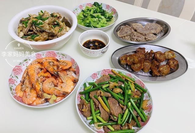 同学聚餐,6道菜1个汤,成本不足200块,简单家常菜才美味