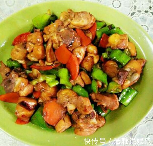 看着就特别馋的美食,颜色鲜亮让你很有食欲,特别下饭