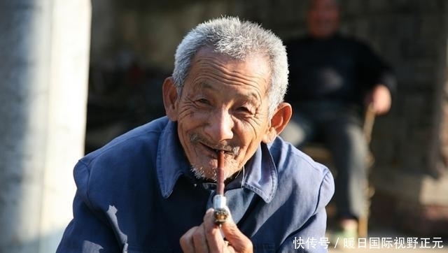 俗语“男怕三点头,女怕阔步走”,老祖宗留下的大智慧,值得谨记