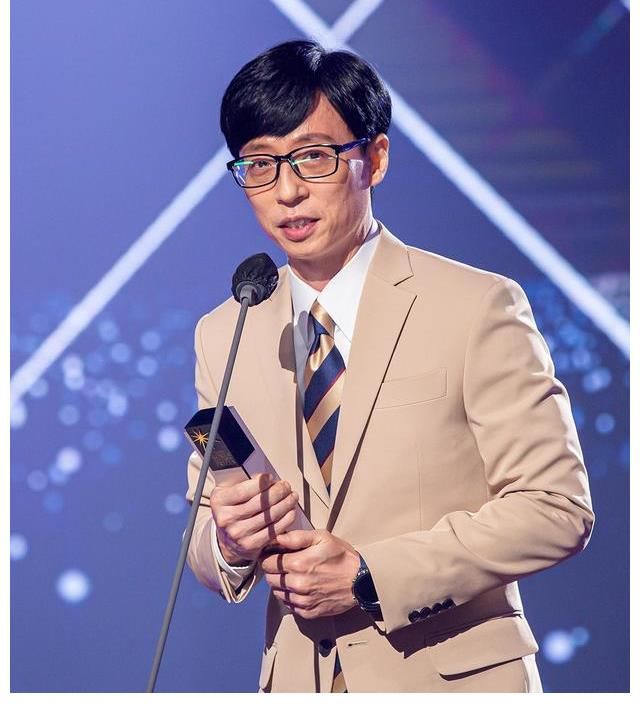 劉在石連續(xù)4年奪韓國(guó)年度最喜愛藝人冠軍，并成為年度六大人物
