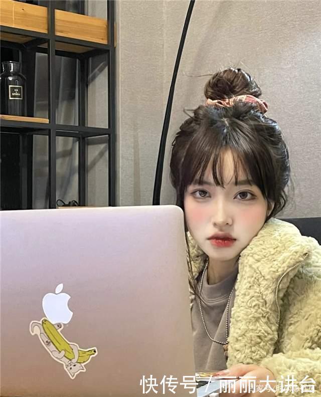 扎丸子头|“手残”扎不好丸子头教你3个小技巧,减龄还俏皮,解决小尴尬