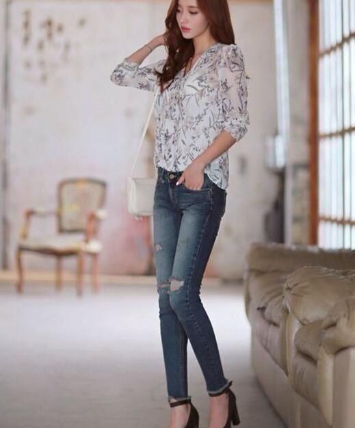 质感|紧身牛仔裤美女,穿出好看迷人的身段,养眼又优雅