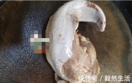 猪舌|下酒最馋它，倒半瓶酱油，不加一滴水，越焖越香，馋到流口水