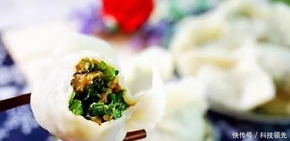 调韭菜饺子馅时,切记别放这2种调料,否则饺子不香还很难吃!