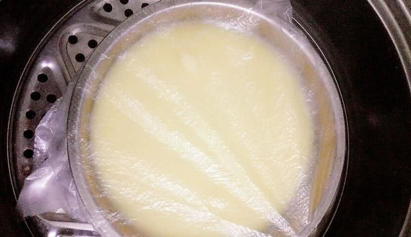 保鲜膜|蒸“鸡蛋羹”时可别直接蒸,少做了这两步,不但有气孔还不嫩滑!