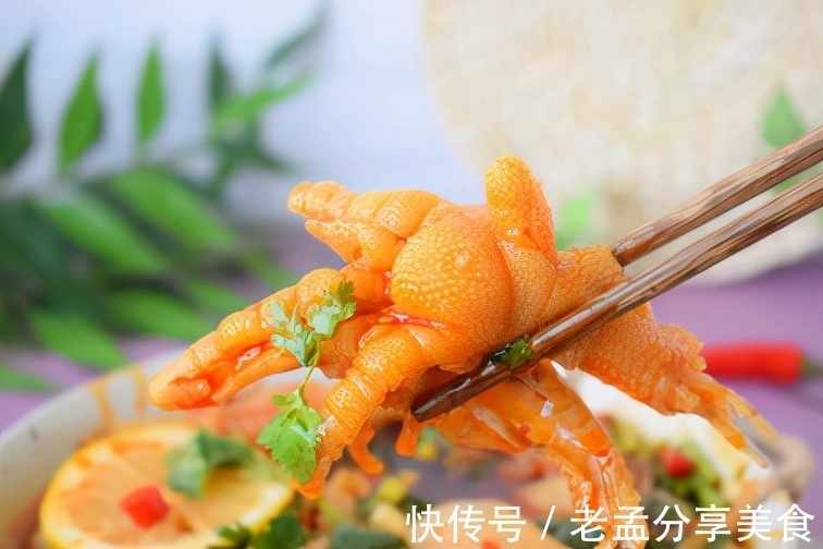 鸡爪做成小吃，还是一道下酒菜，解馋还美味