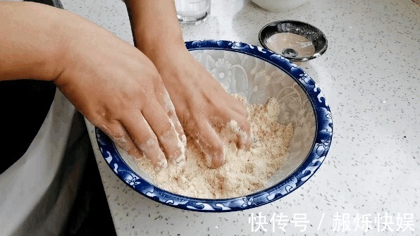 风味|家里有南瓜的来看看，教你做风味独特的紫薯南瓜派，比蛋糕都好吃