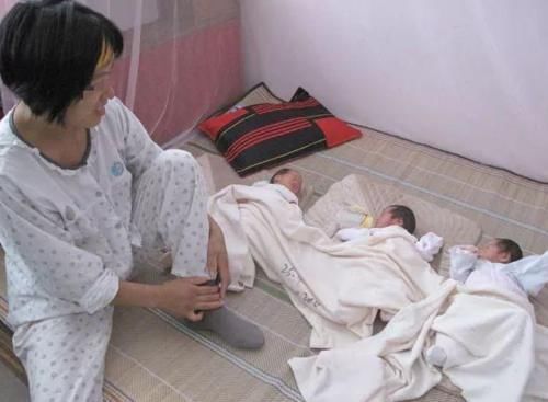 检查|儿子哭着求妈妈留下二胎,每次产检必到场,看过检查结果才安心