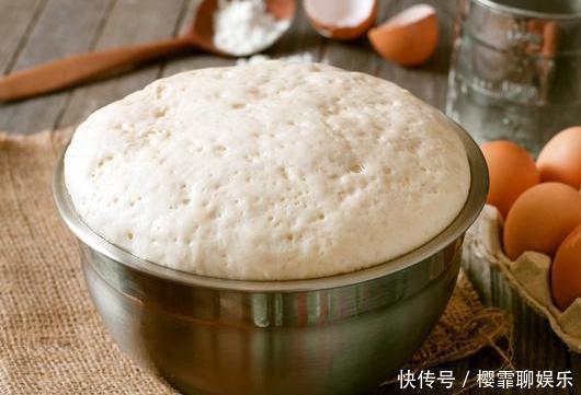 发满|发面时,别只会加酵母和白糖,学会这么做,10分钟就发满盆