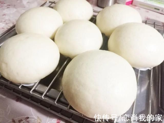 馒头按这个比例做，掌握好这些关键点不回缩，松软好吃，越嚼越香
