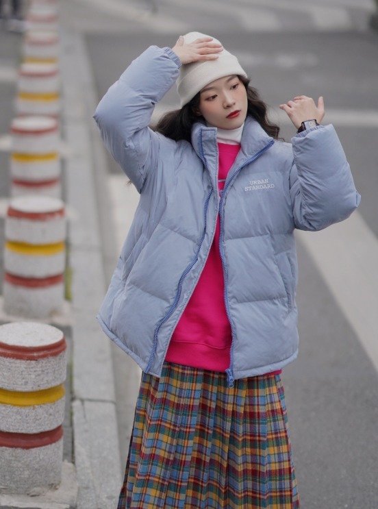 半身裙|小个子女生的冬季穿搭,羽绒服搭配半身裙显高显瘦,青春感满分!