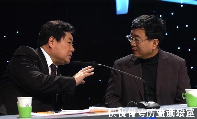 图书馆!余秋雨为去西北找阳关,46岁用23封信辞掉职务,贾平凹:难得人才