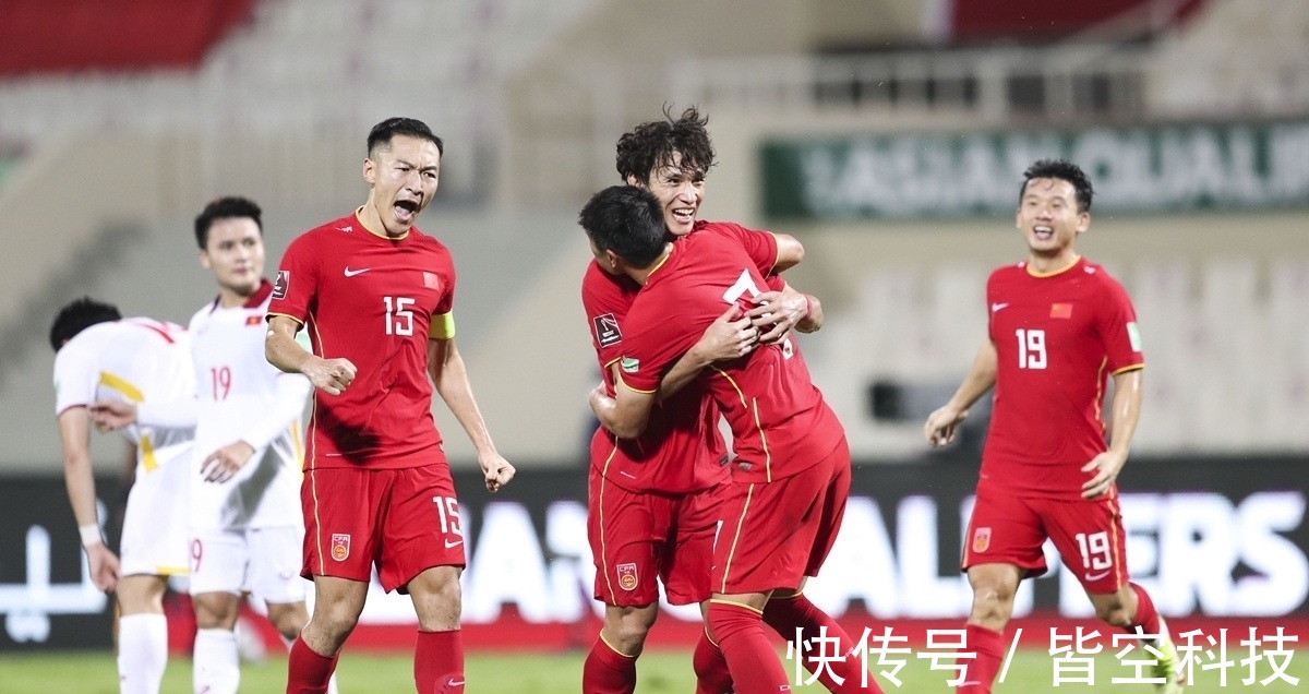 首发|阿兰和洛国富为何不能在国足首发?内部人士给出答案,让球迷信服