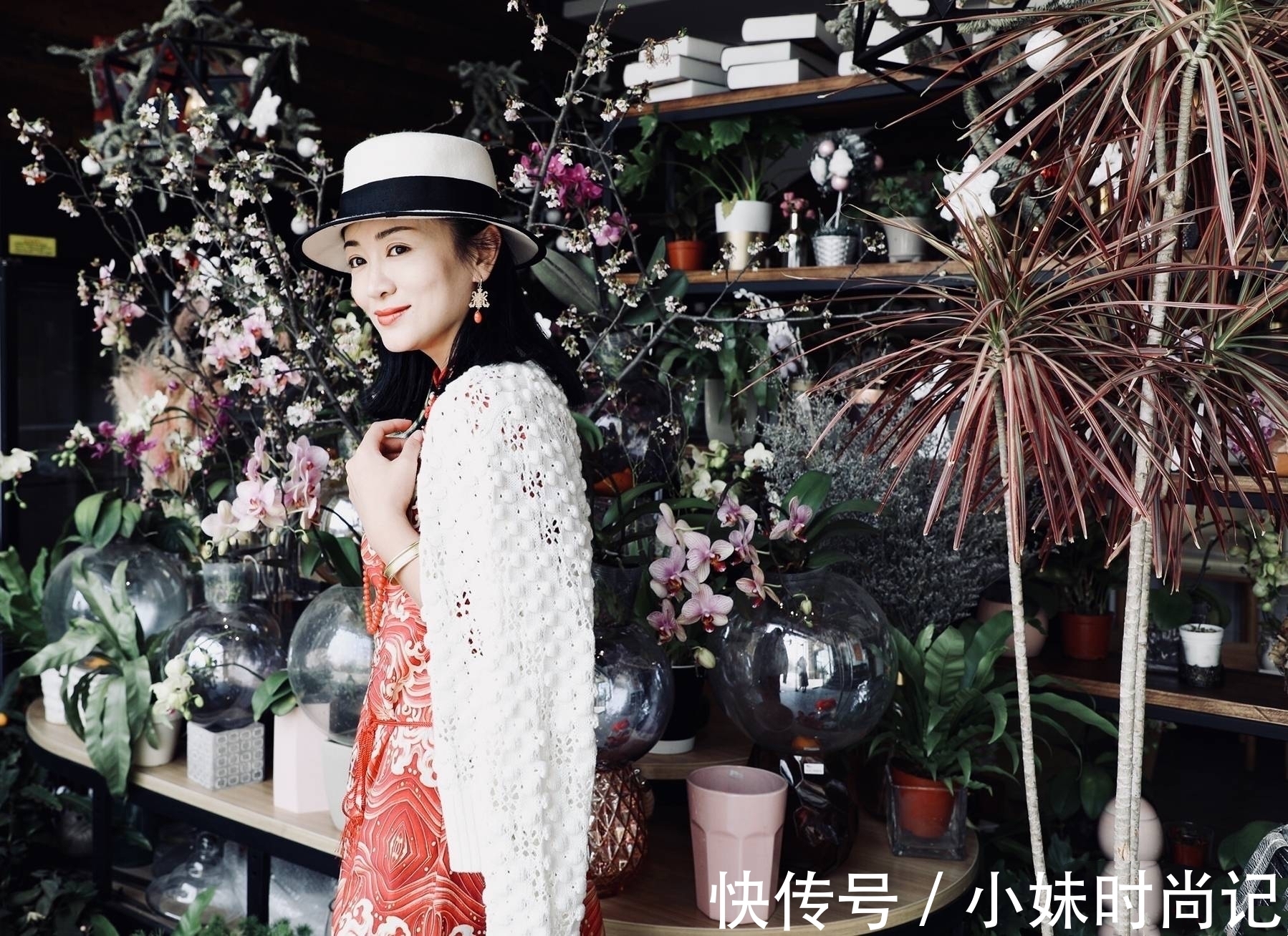 王慧娟|“碧游仙子”老了依然那么美,穿奶奶装高雅贵气,芭比粉也能hold