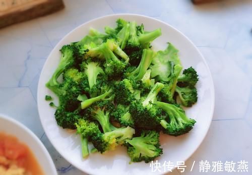 一条鱼|和儿子的晚餐一条鱼加两个菜，花不到35元，妈妈式的菜谱吃得放心