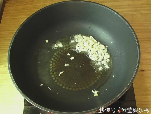 小叶茼蒿|失眠最怕这菜,睡不着觉的人要多吃,帮助睡眠,一觉睡到自然醒