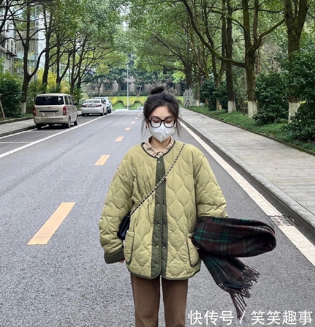 小个 小个子女生穿衣思路要清晰，结合9种叠穿搭配，个性新潮还不臃肿