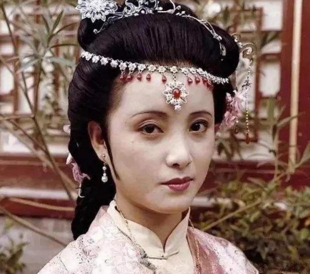 荣国府&王熙凤顺利协理宁国府,是贾珍为了掩盖秦可卿的死因,设的一个局