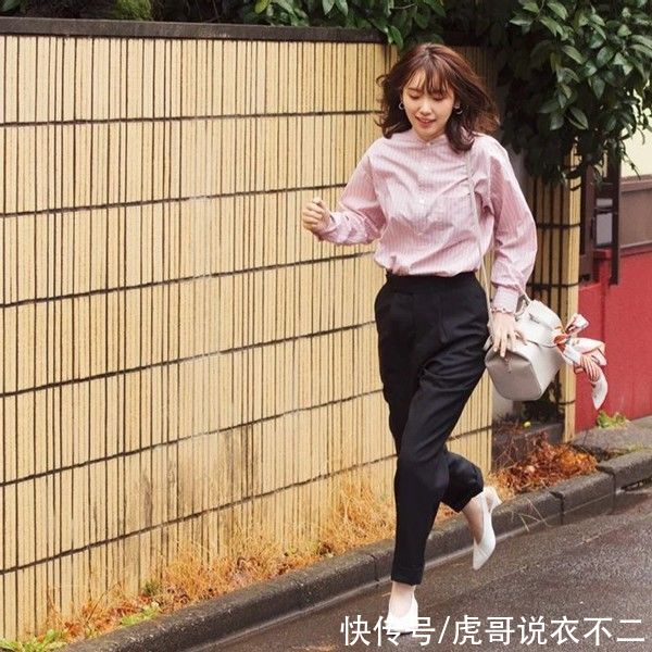 三四十岁别穿得太花！裤子就选黑白灰，百搭时尚又大气