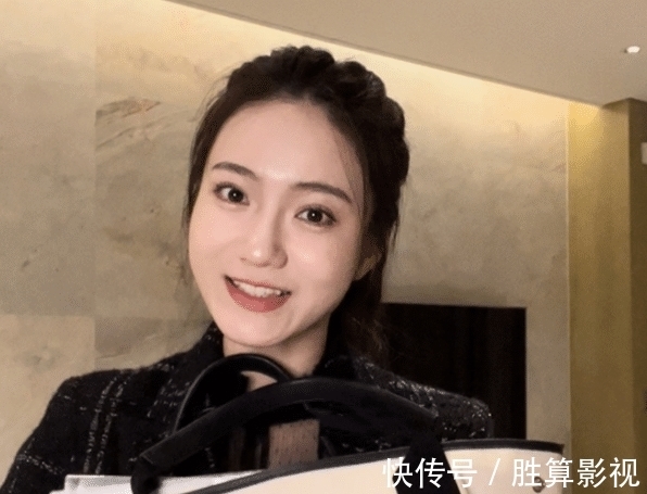 《心動4》橙子官宣戀情后,迎來26歲生日,小孔羅悅嘉現(xiàn)身生日會