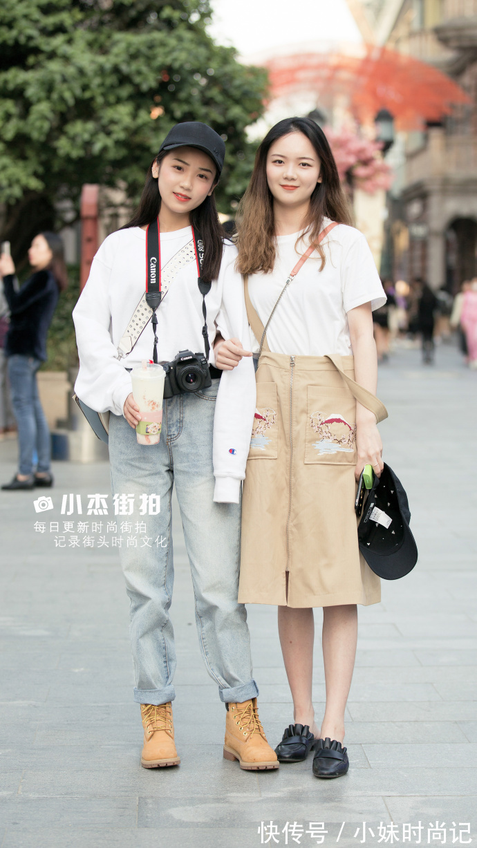 T恤|街拍,黑白条纹T恤搭配休闲阔腿裤,彰显活力与青春!