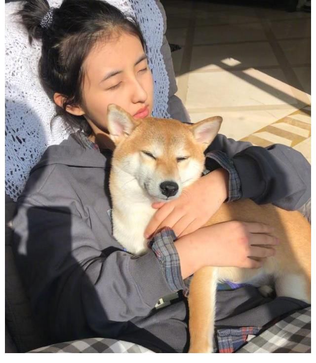 唐人街探案|张子枫晒20岁生日vlog，公开居住环境，和《向往的生活》中很不同