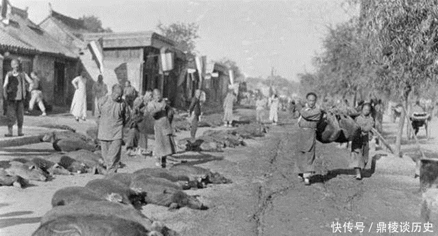 娘娘|清朝老照片：图二是百年前的野猪市场，图五是真正的太妃娘娘在荡秋千