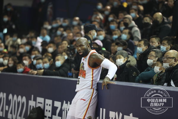 天津男籃|時(shí)隔兩年重回主場(chǎng)作戰(zhàn) 吉林東北虎第二階段首秀遺憾不敵天津