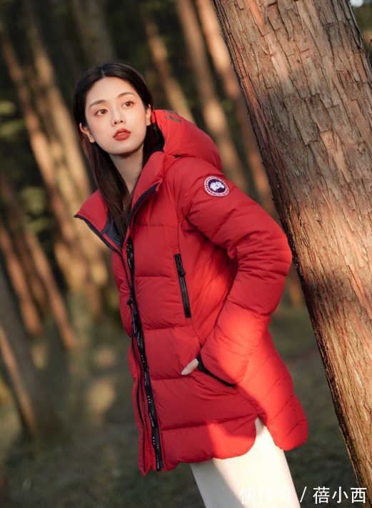 穿搭|毫不费力的御寒穿搭,看这些时髦羽绒服look就够,温度与风度并存