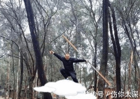 |搞笑PS系列, 把两个人p的靠近一点看上去像情侣, 大神 被发现了!