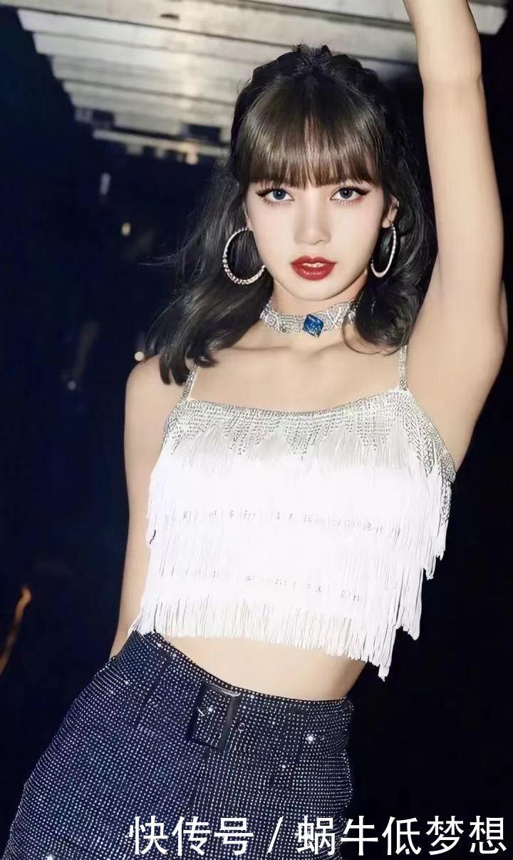 工装裤|又美又飒的“甜酷风”,学学Lisa这样穿,可盐可甜超有范