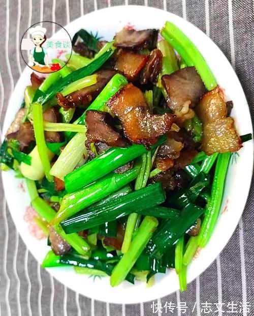 蒜苗|年夜饭必吃的小炒菜，炒一炒5分钟就上桌，鲜香开胃，下酒又下饭