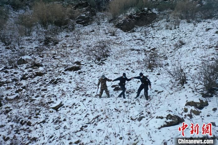 派出所|云南怒江边境：冬日情意暖，冰雪话忠诚