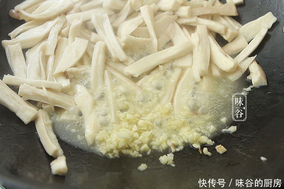 2汤匙|深秋,少吃肉多吃这菜,3块钱1斤,口感比肉还香,胖纸们的最爱