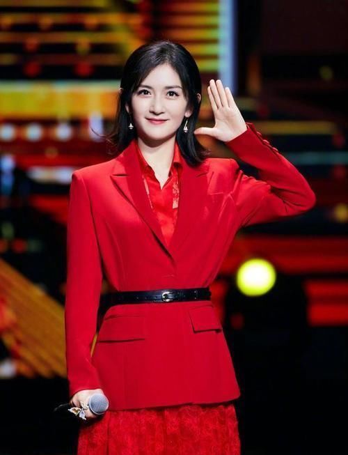 女人40岁后，别乱烫发这3种'短发'不仅减龄，还特别好看