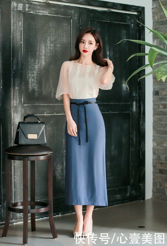 清凉衫|女神孙允珠高清时尚搭配：花哨奶油金粉微波叠层清凉衫