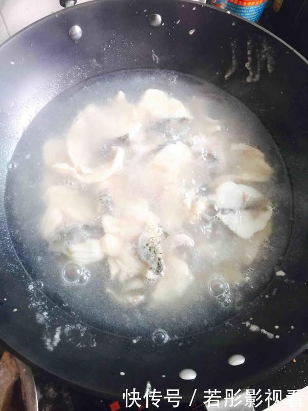 鱼腥味|不管炖什么鱼，千万不要放这2种调料，否则鱼腥味重太难吃！
