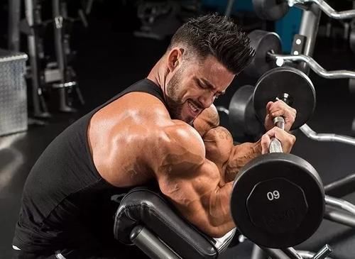 围度|用了这个手臂的训练技巧,一个月手臂粗了2公分!